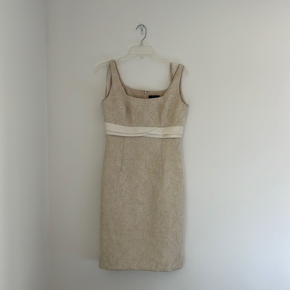 Tahari Arthur S. Levine Dress — Cream & Gold Size 4